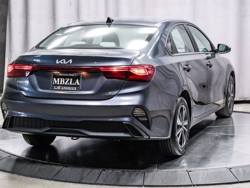 Used 2022 Kia Forte LXS image 4