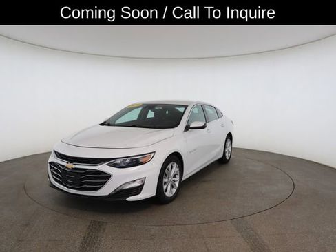 Used 2023 Chevrolet Malibu LT image 2