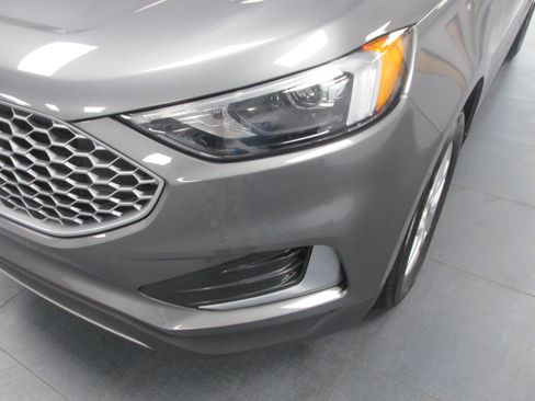 Used 2024 Ford Edge SEL AWD/4WD image 9