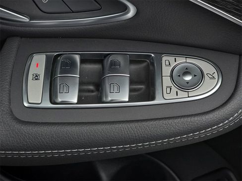 Used 2020 Mercedes-Benz C 300 4MATIC Sedan image 32