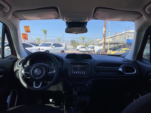 Used 2020 Jeep Renegade Sport w/ Sport Appearance Group FWD image 21