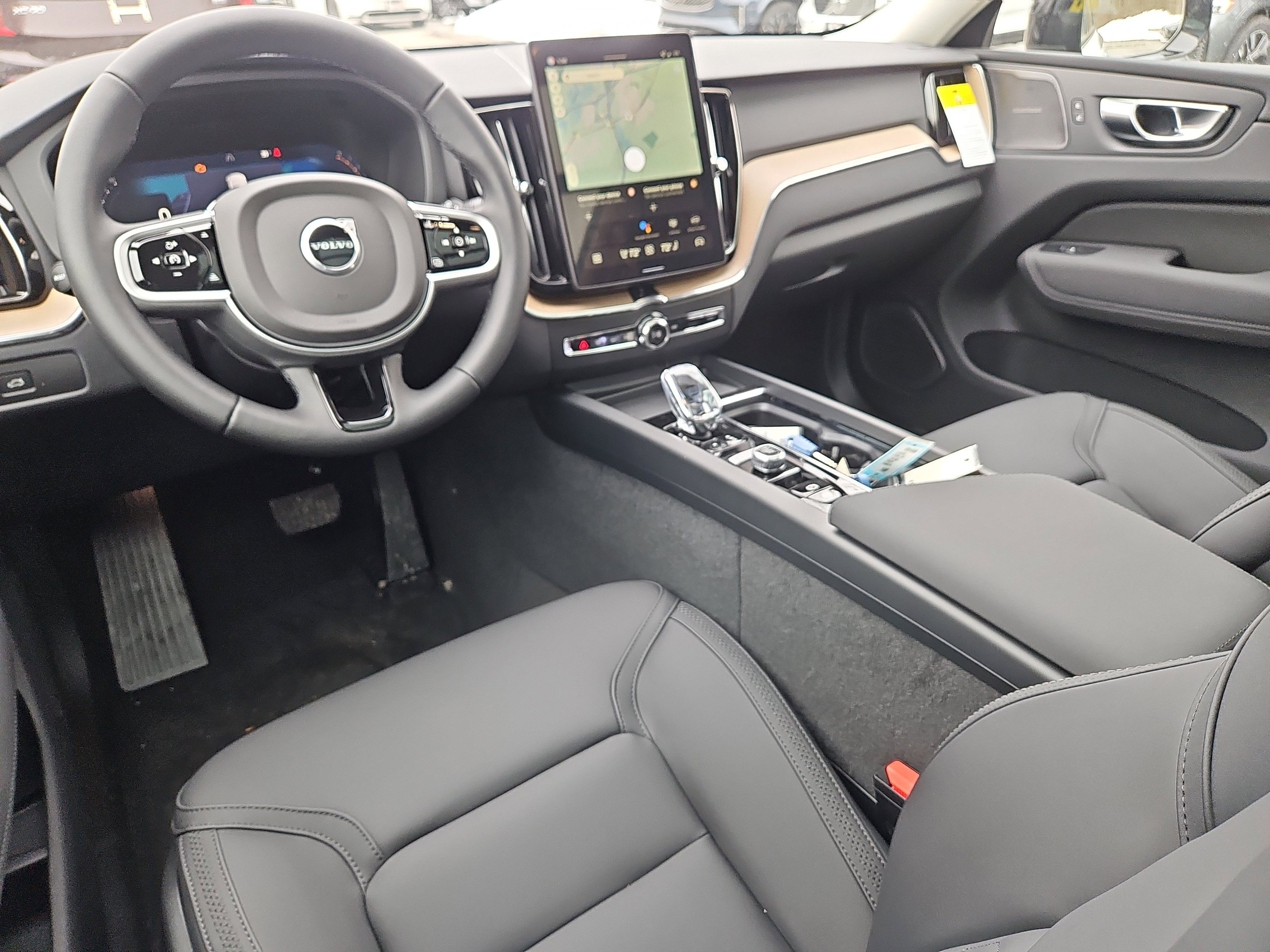 Used 2026 Volvo XC60 B5 Plus w/ Protection Package Premier AWD/4WD image 3