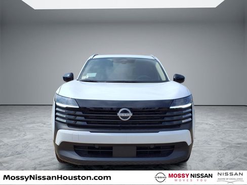 New 2026 Nissan Kicks SV w/ SV Premium Package image 3