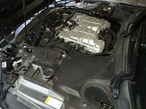 Used 2017 Jaguar F-TYPE SVR AWD/4WD image 31