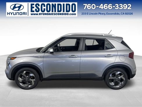 New 2025 Hyundai Venue SEL image 2