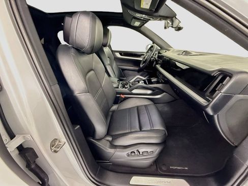 Used 2024 Porsche Cayenne Coupe AWD/4WD image 20