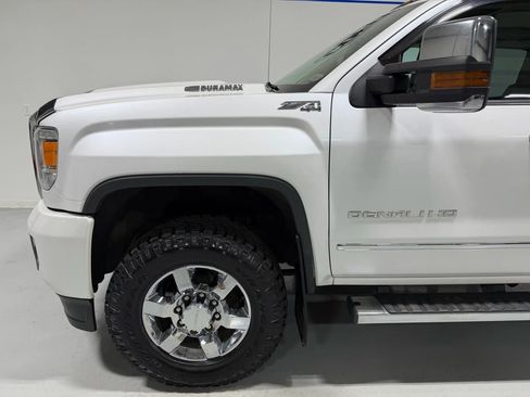 Used 2018 GMC Sierra 3500 Denali image 10