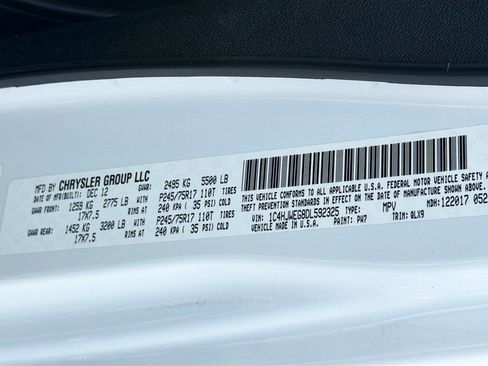 Used 2013 Jeep Wrangler Unlimited Sahara image 32