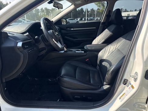 Used 2023 Nissan Altima 2.0 SR FWD image 13
