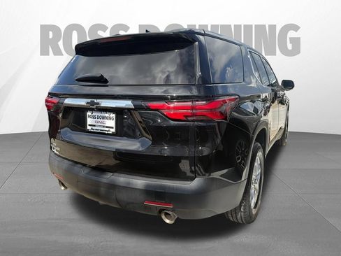 Used 2022 Chevrolet Traverse LS FWD image 4