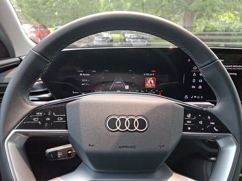 Certified 2025 Audi Q5 Premium w/ Convenience Package AWD/4WD image 20