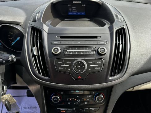 Used 2017 Ford Escape SE w/ SE Cold Weather Package AWD/4WD image 14