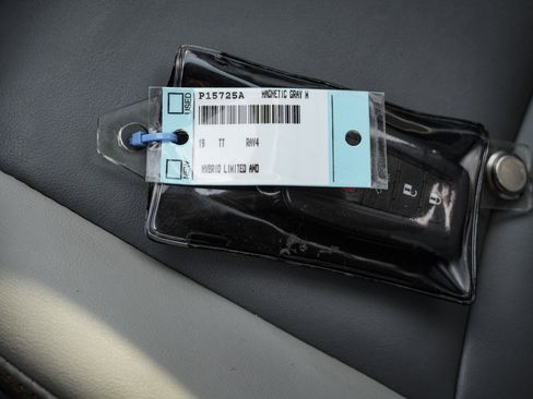 Used 2019 Toyota RAV4 Limited image 42