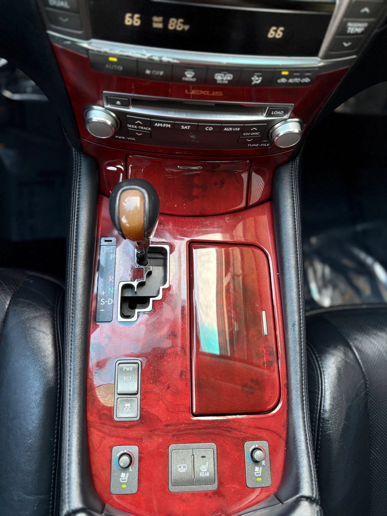 Used 2010 Lexus LS 460 RWD image 19