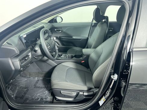 New 2025 Kia K4 LXS image 12