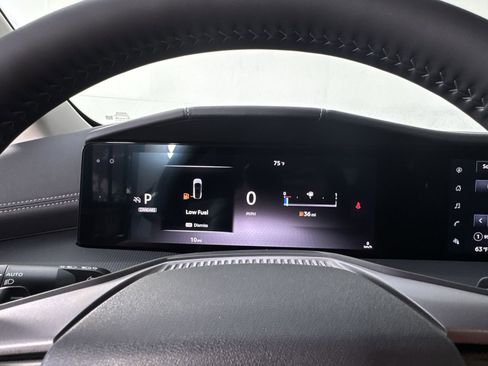 New 2025 Nissan Murano SV image 16