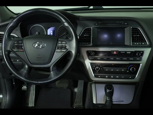 Used 2017 Hyundai Sonata Sport w/ Value Edition Package 02 image 12