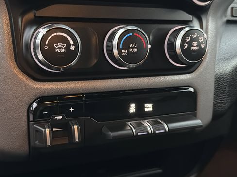 Used 2024 RAM 2500 Big Horn w/ Bed Utility Group image 32