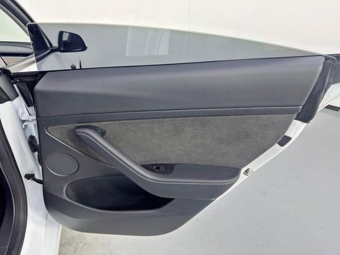 Used 2023 Tesla Model 3 Standard Range image 43