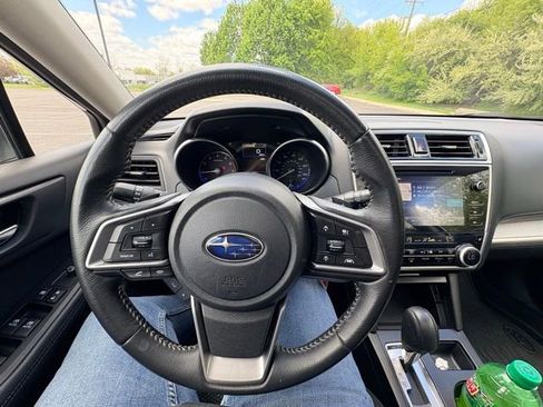 Used 2019 Subaru Outback 2.5i Premium w/ Popular Package #2 AWD/4WD image 13