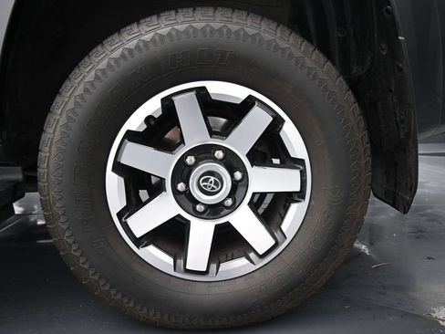 Used 2022 Toyota 4Runner TRD Off-Road Premium AWD/4WD image 15