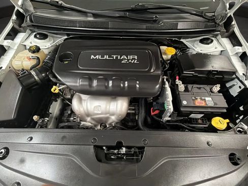 Used 2016 Chrysler 200 Limited FWD image 21