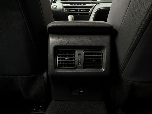 Used 2025 Toyota Camry SE FWD image 13