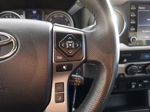 Used 2022 Toyota Tacoma SR5 w/ Technology Package image 21