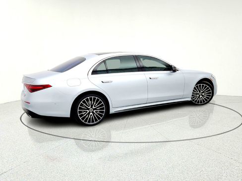 Certified 2022 Mercedes-Benz S 500 4MATIC image 10