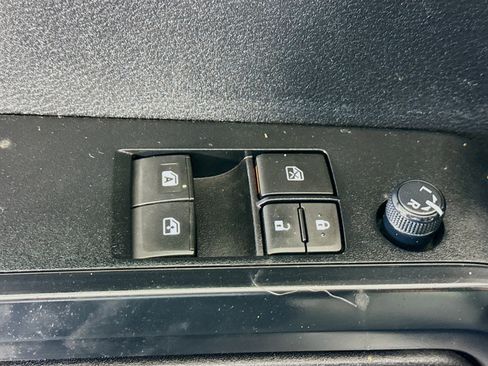 Used 2023 Toyota Tacoma SR RWD image 23