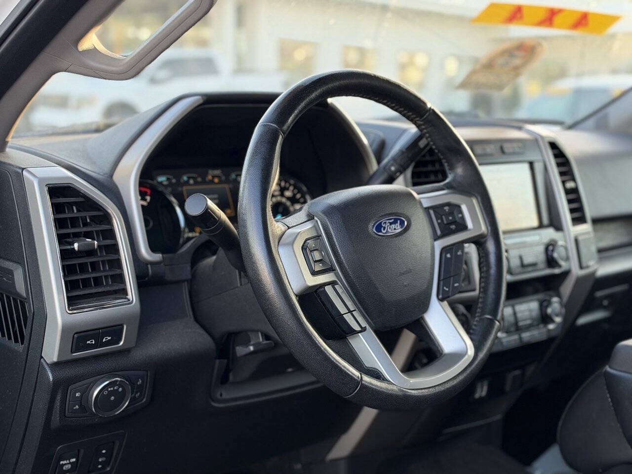 Used 2019 Ford F150 Lariat AWD/4WD image 2