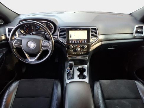 Certified 2021 Jeep Grand Cherokee Laredo X image 17