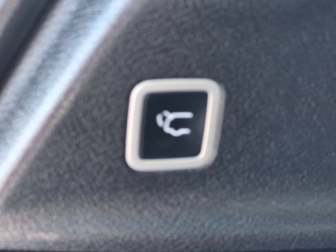 Used 2025 Chrysler Pacifica Select FWD image 31