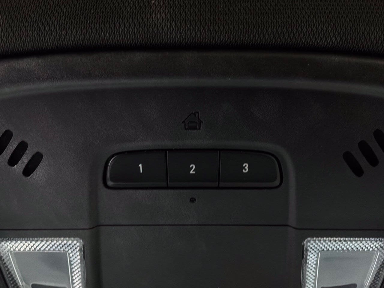 Used 2023 Chevrolet Traverse LT FWD image 19