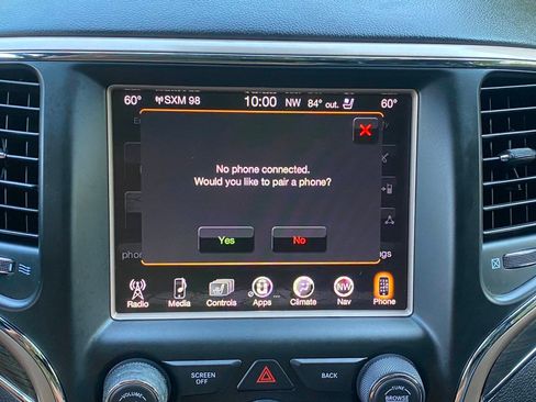 Used 2015 Jeep Grand Cherokee Overland w/ Advanced Technology Group AWD/4WD image 38