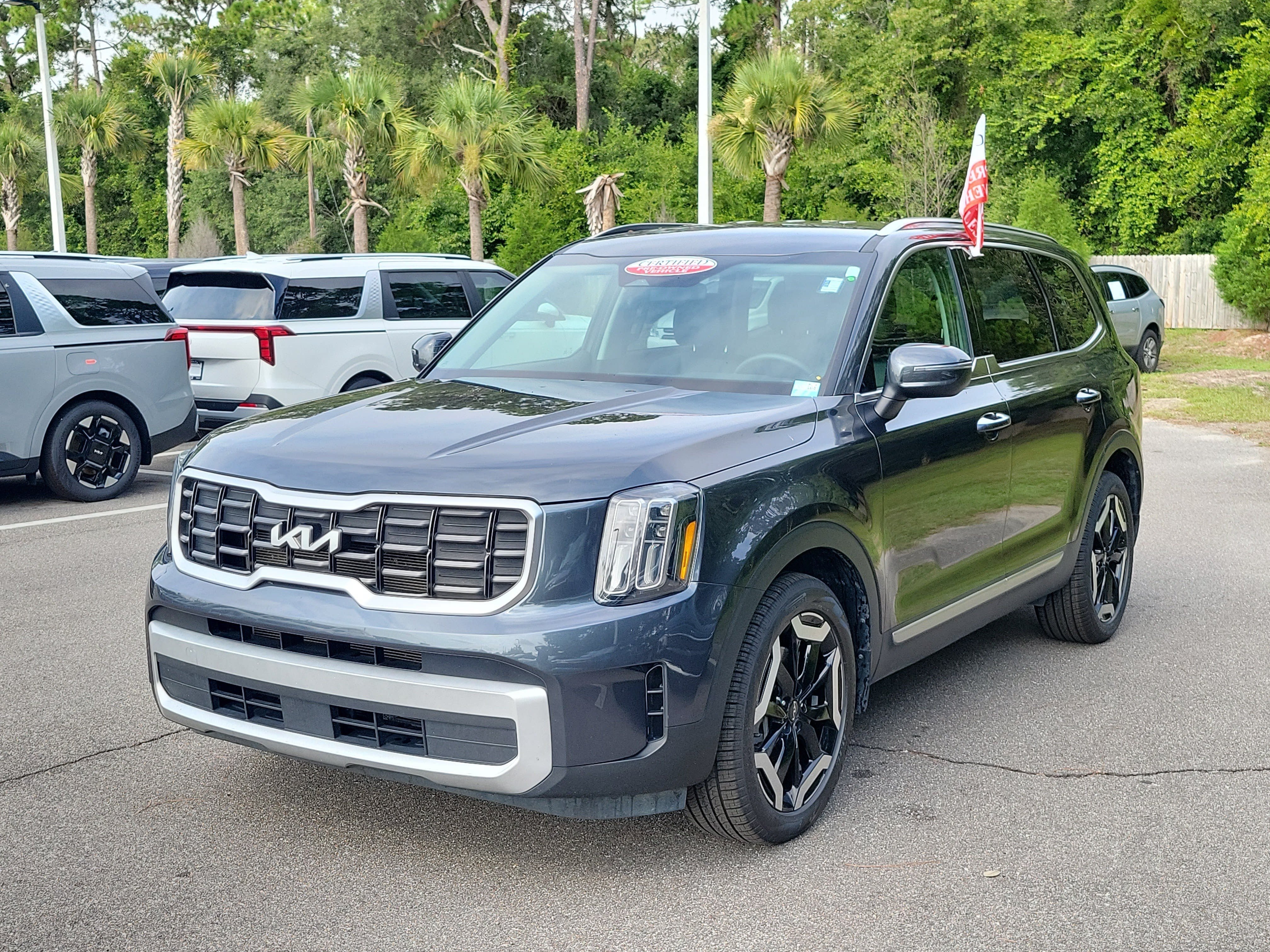 Certified 2024 Kia Telluride S AWD/4WD image 3