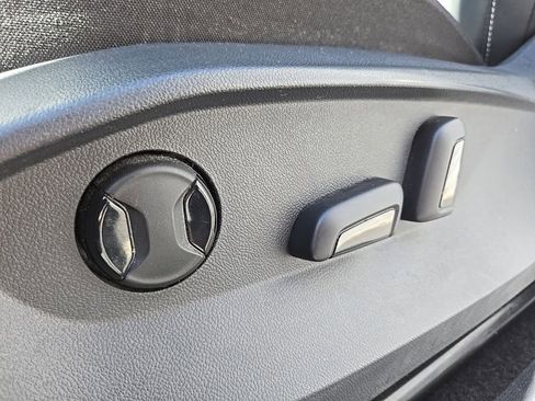 Used 2023 Volkswagen Tiguan SE w/ Panoramic Sunroof Package FWD image 20