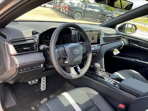 New 2026 Toyota Camry SE w/ Convenience Package FWD image 8
