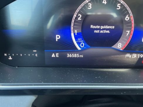 Used 2025 Volkswagen Jetta SE image 41