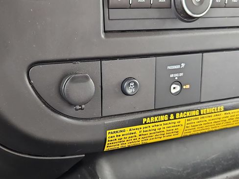 Used 2016 Chevrolet Express 3500 RWD image 19