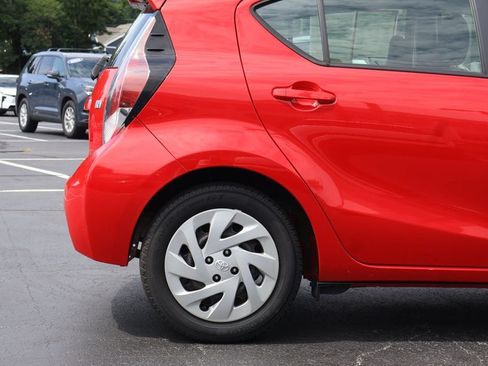 Certified 2016 Toyota Prius C Two FWD image 9