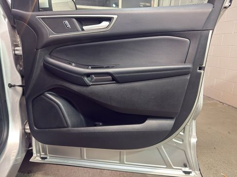 Used 2017 Ford Edge SEL w/ Equipment Group 201A image 21