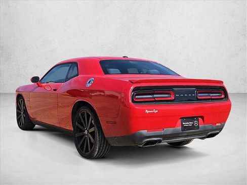 Used 2017 Dodge Challenger R/T image 8