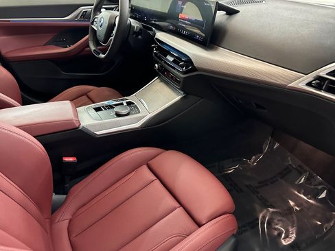 Certified 2025 BMW i4 eDrive40 RWD image 31