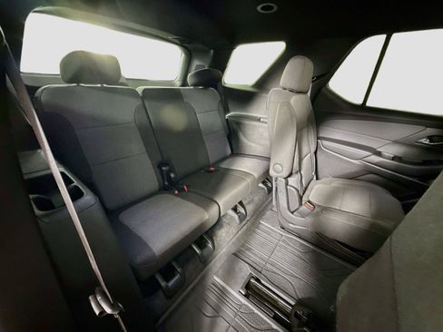 Used 2023 Chevrolet Traverse LT w/ LPO, Floor Liner Package AWD/4WD image 32