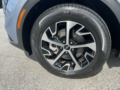 Certified 2023 Kia Sportage EX AWD/4WD image 9