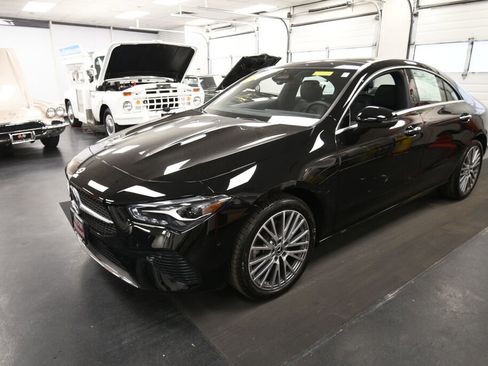 Used 2025 Mercedes-Benz CLA 250 4MATIC image 4