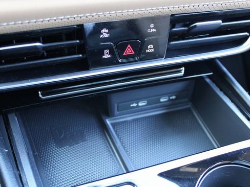 Certified 2024 Volkswagen Atlas Cross Sport SEL R-Line image 17