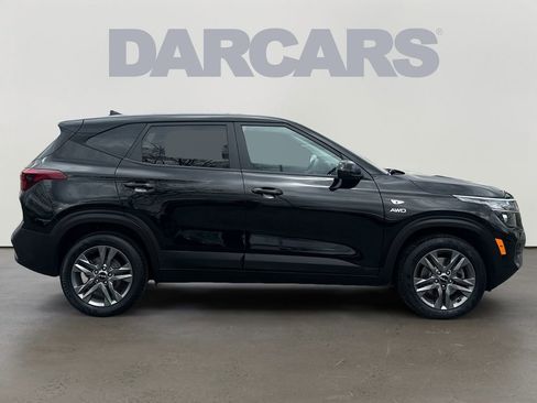 Used 2023 Kia Seltos LX AWD/4WD image 8