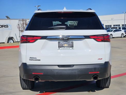 Used 2022 Chevrolet Traverse RS image 9